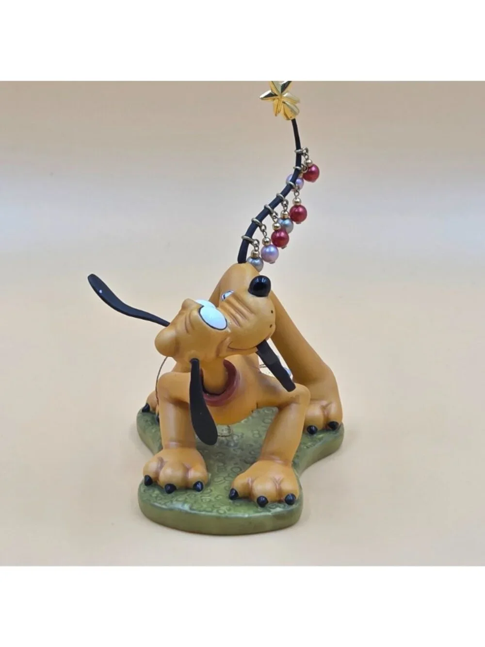 WDCC Pluto's Christmas Tree Pluto Helps Decorate Disney Annual Ornament